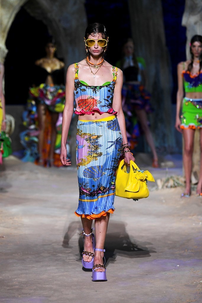 VERSACE’S SPRING/SUMMER 2021 WOMENSWEAR COLLECTION ...